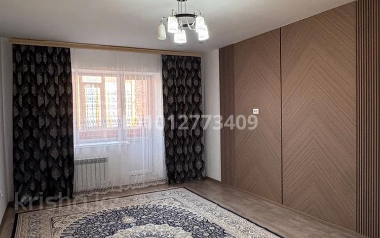 2-комнатная квартира · 77 м², Пр Алии Молдагуловой 56 Д к2 — Мангилик ел, Теннисный корт за 160 000 ₸ в Актобе — фото 2