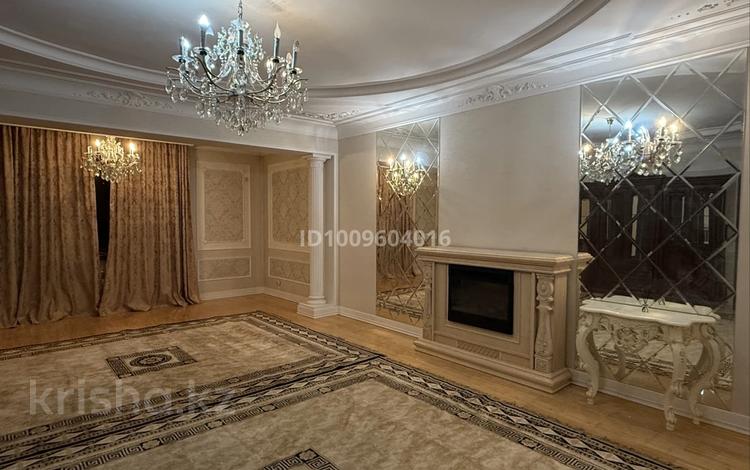 3-комнатная квартира · 150 м² · 1/7 этаж, Жусан за 700 000 ₸ в Астане, Есильский р-н — фото 2