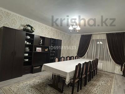 6-комнатный дом помесячно, 320 м², 8 сот., Агибаева 7 за 300 000 〒 в Улане