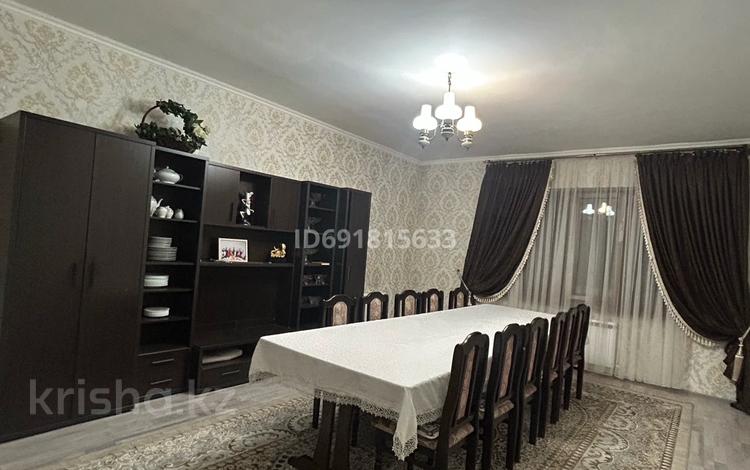 6-комнатный дом посуточно, 320 м², 8 сот., Агибаева 7 за 15 000 〒 в Улане — фото 2