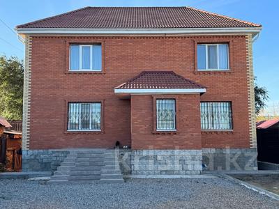 Отдельный дом · 7 комнат · 294 м² · 4 сот., Каирбекова за 82 млн 〒 в Костанае