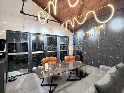 Аренда домов или дач посуточно в Алматы: Дом · 3 комнаты · 150 м², мкр Сулусай за 150 000 〒 Дом · 3 комнаты · 150 м², мкр Сулусай за 150 000 〒 в Алматы, Медеуский р-н