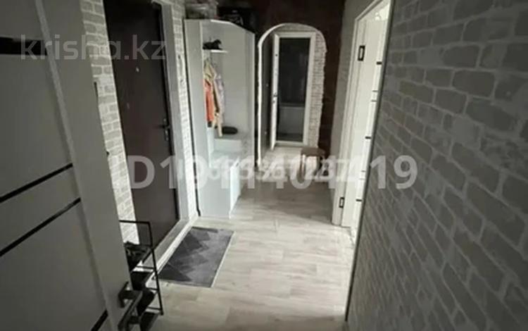 2-комнатная квартира · 53.6 м² · 8/10 этаж, мкр Юго-Восток, мкр Степной 4 10 за 20.5 млн ₸ в Караганде, Казыбек би р-н — фото 2