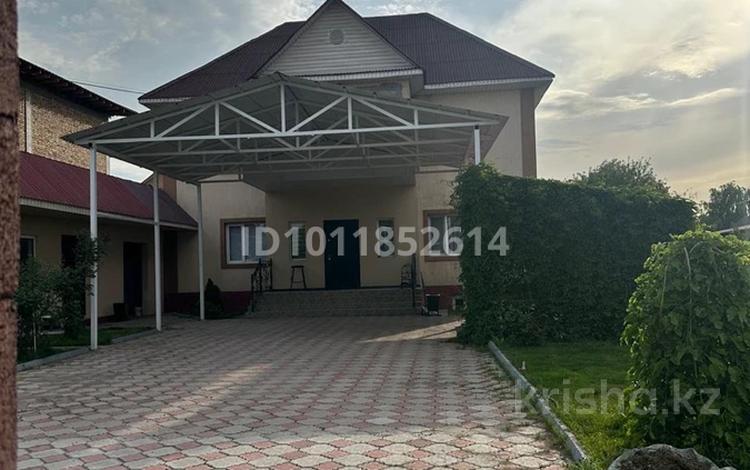 Жеке үй · 7 бөлме · 250 м² · 10 жүзд., Айманова 64 — Магазин Анашым, бағасы: 80 млн ₸ в  — фото 2