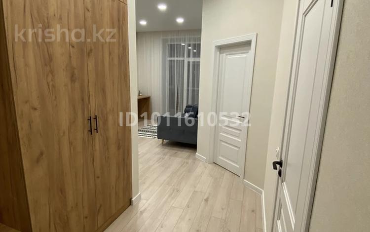 1-бөлмелі пәтер · 41 м² · 1/10 қабат, мкр Юго-Восток, Строителей 33/4, бағасы: 25 млн ₸ в Караганде, Казыбек би р-н — фото 2