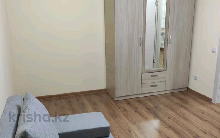 1-комнатная квартира, 40 м², 3/17 этаж помесячно, Улыдала 67 за 150 000 〒 в Астане, Сарыарка р-н — фото 26