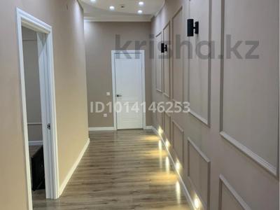 2-комнатная квартира · 85 м² · 1/7 этаж, 10-й мкр 2 за 22 000 ₸ в Актау