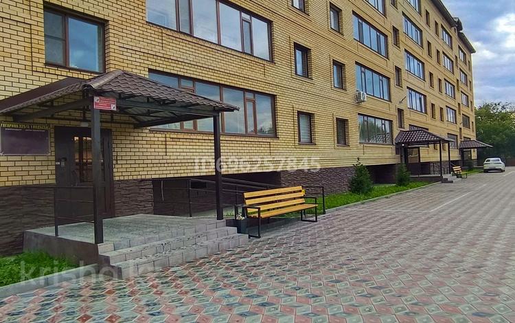 2-бөлмелі пәтер, 75 м², 3/5 қабат, Гагарина 325/3 — За Магазином Арна, бағасы: 24 млн 〒 в Семее — фото 2