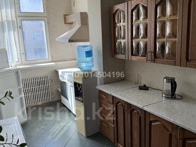 3-комнатная квартира · 70 м² · 3/5 этаж, 5-й мкр 8 — Последний подъезд, возле спорт зала за 130 000 ₸ в Актау