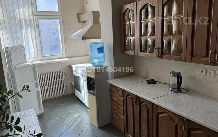 3-комнатная квартира · 70 м² · 3/5 этаж, 5-й мкр 8 — Последний подъезд, возле спорт зала за 130 000 ₸ в Актау — фото 2