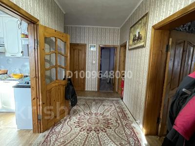 Дом · 4 комнаты · 104 м², Абая 320 — Абая-Чокина за 50 000 〒 в Павлодаре