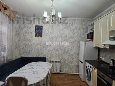 Дом · 4 комнаты · 104 м², Абая 320 — Абая-Чокина за 50 000 〒 в Павлодаре