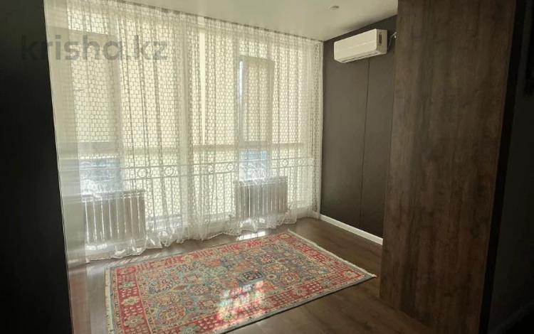 3-бөлмелі пәтер · 132 м² · 8/9 қабат, мкр. Алтын орда, Тауелсиздик, бағасы: 50 млн ₸ в Актобе — фото 2