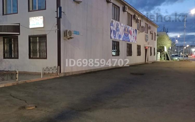 Свободное назначение, офисы, магазины и бутики, склады · 900 м² за 200 млн ₸ в Атырау — фото 2