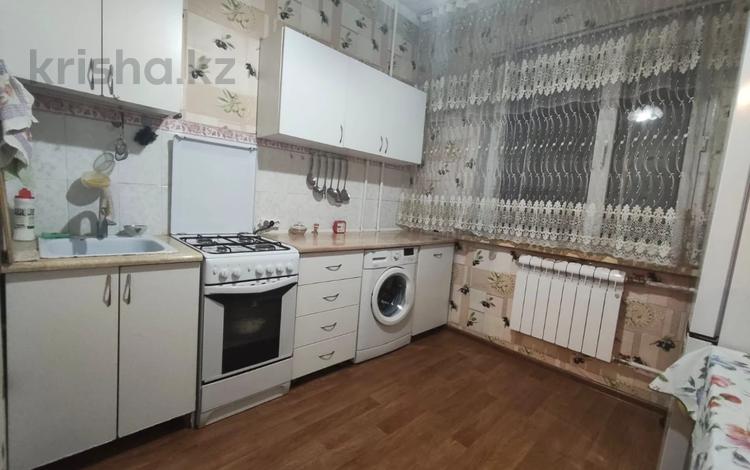 1-комнатная квартира · 40 м² · 8/9 этаж, мкр Аксай-2, кабдолова за 27.4 млн ₸ в Алматы, Ауэзовский р-н — фото 2