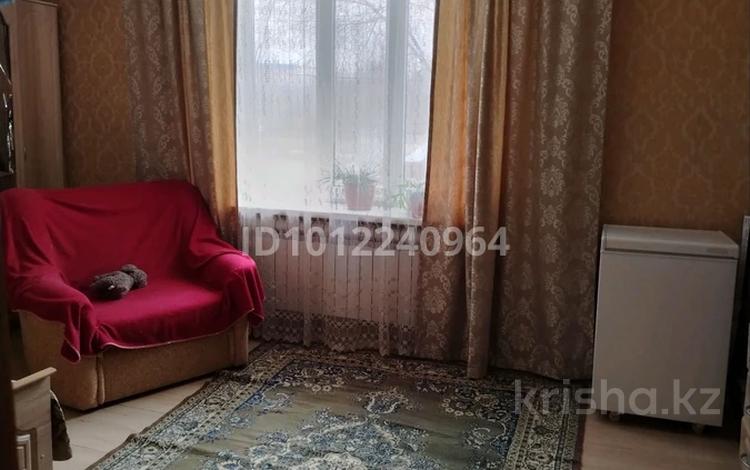 3-комнатная квартира · 70.6 м² · 2/2 этаж, ул. Белинского 4 за 13 млн ₸ в Актобе, мкр Авиатор — фото 2