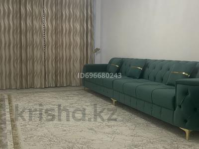 Пәтерлер в Атырауской обл.: 2-бөлмелі пәтер · 70 м² · 3/5 қабат · ай сайын, мкр Самал, Абиша Кекильбаева 60/1, бағасы: 250 000 〒 2-бөлмелі пәтер · 70 м² · 3/5 қабат · ай сайын, мкр Самал, Абиша Кекильбаева 60/1, бағасы: 250 000 〒 в Атырау