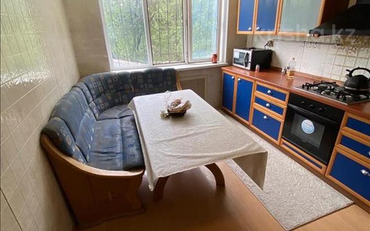 3-комнатная квартира · 77 м² · 2/5 этаж, мкр Коктем-1 за 55.9 млн ₸ в Алматы, Бостандыкский р-н — фото 4