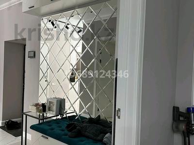 Аренда квартир в Карагандинской обл.: 2-комнатная квартира · 70 м² · 9/10 этаж, мкр Юго-Восток, Микрорайон Байкена Ашимова 21/5 — Новой прокуратуры за 300 000 〒 2-комнатная квартира · 70 м² · 9/10 этаж, мкр Юго-Восток, Микрорайон Байкена Ашимова 21/5 — Новой прокуратуры за 300 000 〒 в Караганде, Казыбек би р-н