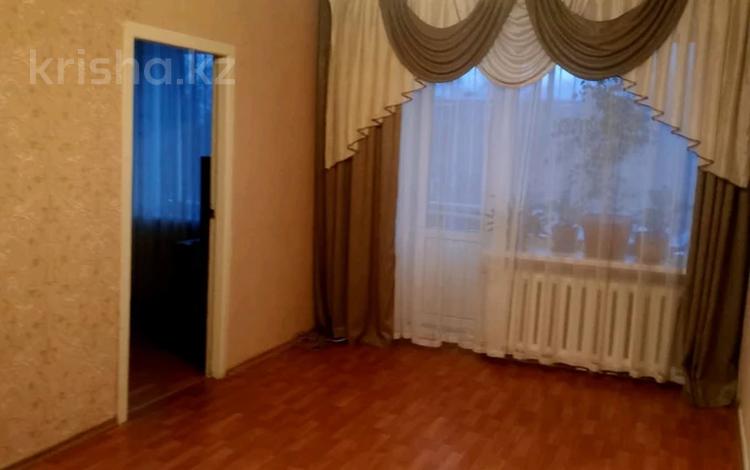 3-комнатная квартира, 60 м², 3/3 этаж, Валиханова за 13 млн 〒 в Петропавловске — фото 2