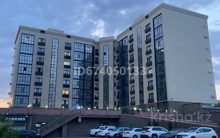 1-комнатная квартира · 54 м² · 3/8 этаж, мкр Нурсая, Абулхаир Хана 41 за 230 000 ₸ в Атырау — фото 9