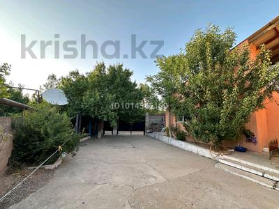 Отдельный дом · 6 комнат · 130 м² · 6 сот., мкр Туркестан 75/2 — Макатаева 75 за 33 млн ₸ в Шымкенте, Туран р-н