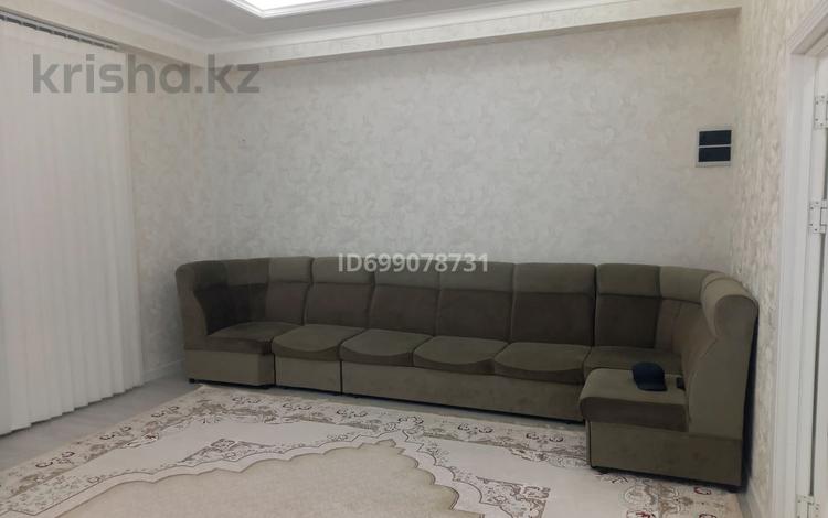 2-бөлмелі пәтер · 80 м² · 1/3 қабат, Батырбекова 18/21 — В Караван Сарае, бағасы: 20 000 ₸ в Туркестане — фото 2