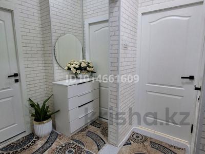 2-комнатная квартира · 52 м² · 5/5 этаж, Нурпейсова 1а 74 — Район СМУ-4 рядом номер 2 Музыкальная школа за 19 млн ₸ в Шымкенте