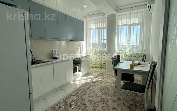 1-комнатная квартира · 41 м² · 5/5 этаж, мкр Самал, Мкрн Самал 60 за 200 000 ₸ в Атырау — фото 2