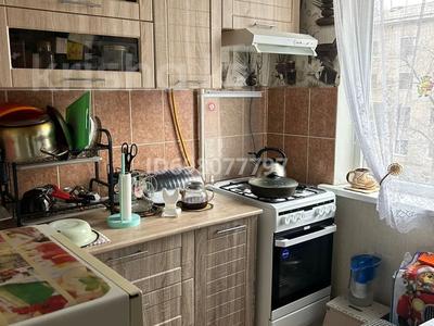 Продажа квартир в Западно-Казахстанской обл.: 4-комнатная квартира · 62.1 м² · 4/5 этаж, Кердери 131 — 7 школа за 20 млн 〒 4-комнатная квартира · 62.1 м² · 4/5 этаж, Кердери 131 — 7 школа за 20 млн 〒 в Уральске, мкр Школьник