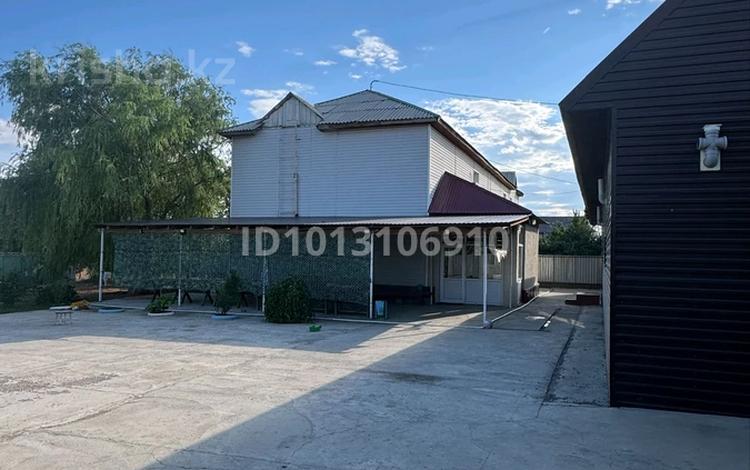 Часть дома · 4 комнаты · 200 м² · 10 сот., Акын Иманжана 15/1 — Напротив Тусупбекова, переулок Казахстанский за 80 млн ₸ в Жезказгане — фото 2