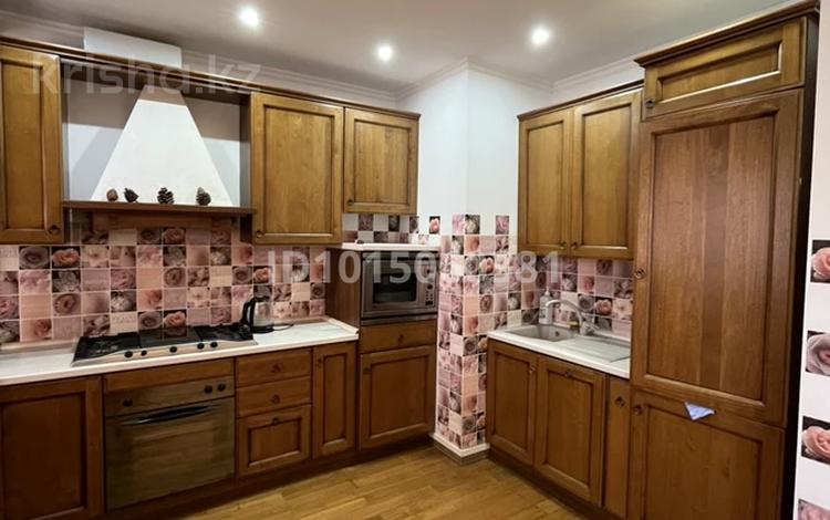 4-комнатная квартира · 106 м², Абая 4 за 30 млн ₸ в Актобе — фото 2