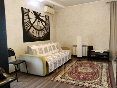 2-бөлмелі пәтер · 60 м² · 3/4 қабат, Победы 105 — Пр.Абая-Ул.Исаева, бағасы: 17 000 〒 в Уральске, мкр Школьник