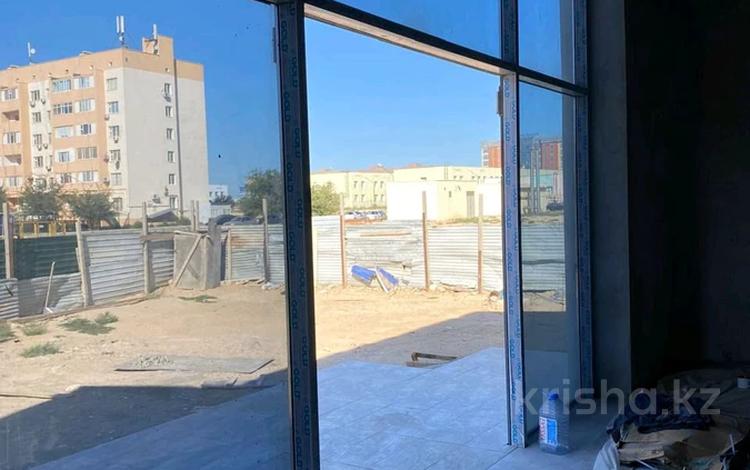 Офисы, магазины и бутики, азс, автосервисы и автомойки, общепит, бани, гостиницы и зоны отдыха, медцентры и аптеки, образование, развлечения · 816.4 м² за 180 млн 〒 в Актау, 32Б мкр — фото 12