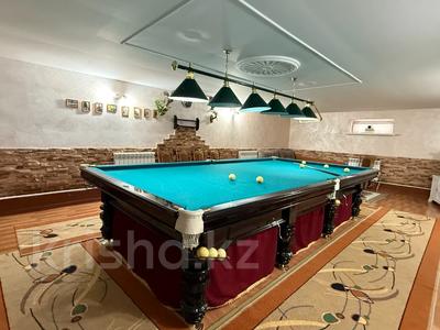 Отдельный дом · 4 комнаты · 305.6 м² · 10 сот., Алпамыс батыра 21 — Аида ТД за 110 млн 〒 в Актобе