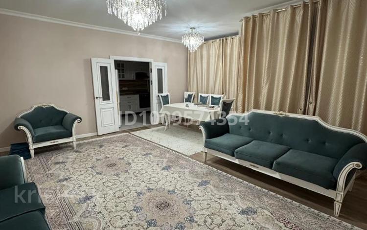 3-бөлмелі пәтер · 95 м² · 10/11 қабат, 16-й мкр 44 — ТРК "Актау", бағасы: 31 млн ₸ — фото 2