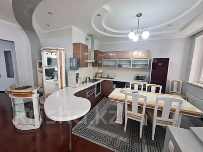 3-комнатная квартира · 160 м² · 5/22 этаж, Достык 160 за 600 000 〒 в Алматы, Медеуский р-н