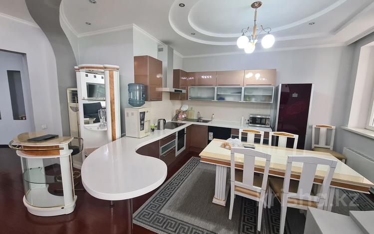 3-комнатная квартира · 160 м² · 5/22 этаж, Достык 160 за 600 000 ₸ в Алматы, Медеуский р-н — фото 2