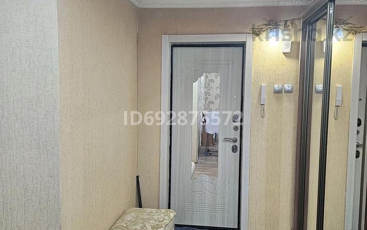 3-бөлмелі пәтер, 69 м², 4/5 қабат, Жастар 23 — Продам 3х комнатную квартиру. Рядом школа 47,24,остановка., бағасы: 30 млн 〒 в Усть-Каменогорске, Ульбинский — фото 2