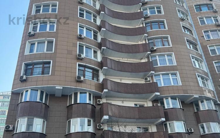 5-бөлмелі пәтер · 205 м² · 11/12 қабат, мкр Самал-2 58 — Назарбаева, бағасы: 1.3 млн 〒 в Алматы, Медеуский р-н — фото 2