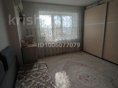 1-комнатная квартира · 37 м² · 4/5 этаж, мкр Шанхай — улица Рыскулова, рядом заправка, стоматология Евродент, типография. за 9 млн 〒 в Актобе