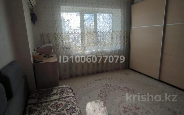 1-бөлмелі пәтер · 37 м² · 4/5 қабат, мкр Шанхай — улица Рыскулова, рядом заправка, стоматология Евродент, типография., бағасы: 8.5 млн ₸ в Актобе — фото 2