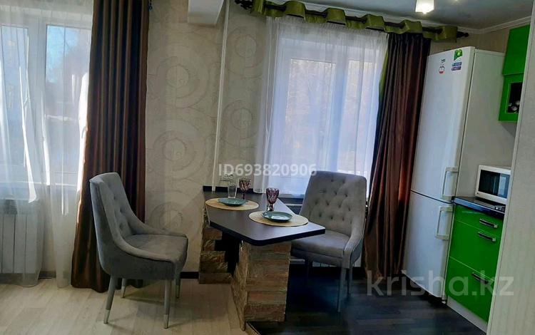 1-комнатная квартира · 30.5 м² · 1/5 этаж, Назарбаева 23/1 — Гастронома на 45-ой за 10 000 ₸ в Усть-Каменогорске, Ульбинский — фото 2