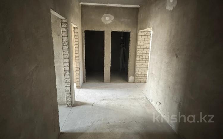 2-комнатная квартира · 70.4 м² · 8/9 этаж, мкр. Алтын орда 2 за 27.5 млн ₸ в Актобе — фото 2