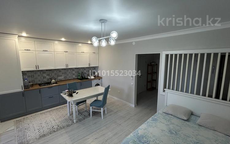 1-комнатная квартира · 60 м² · 5/9 этаж, мкр. Алтын орда 21 в корпус 1 за 15 000 ₸ в Актобе — фото 2