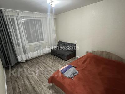 1-бөлмелі пәтер · 50 м² · 8/9 қабат, Сатпаева 13в — Астор, ресторан КШТ, бағасы: 13 000 ₸ в Усть-Каменогорске, Ульбинский