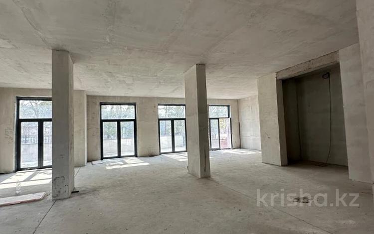 4-комнатная квартира · 219.3 м² · 1/3 этаж, Ондасынова — Керей-Жанибек Хандар за 264 млн ₸ в Алматы, Медеуский р-н — фото 24