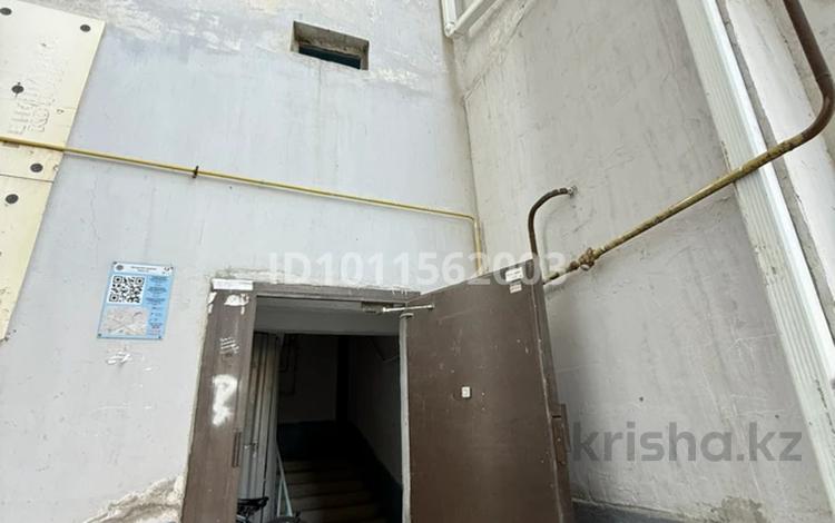 3-бөлмелі пәтер · 54 м² · 4/4 қабат, 4-й микрорайон, 4-й микрорайон 89 — Рядом есть садик, школа, детская площадка, супермаркет, салоны красоты, стоянка, спорт комплекс и так далее. цена договорная, срочно, бағасы: 20 млн ₸ в Шымкенте, Туран р-н — фото 2