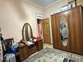 3-бөлмелі пәтер · 54 м² · 4/4 қабат, 4-й микрорайон, 4-й микрорайон 89 — Рядом есть садик, школа, детская площадка, супермаркет, салоны красоты, стоянка, спорт комплекс и так далее. цена договорная, срочно, бағасы: 20 млн ₸ в Шымкенте, Туран р-н — фото 13