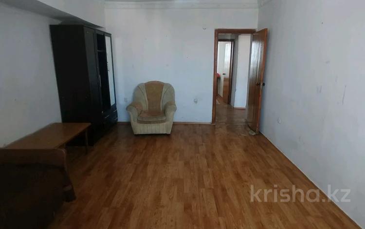 3-комнатная квартира · 77 м² · 9/9 этаж, мкр Аксай-3Б за 200 000 ₸ в Алматы, Ауэзовский р-н — фото 2